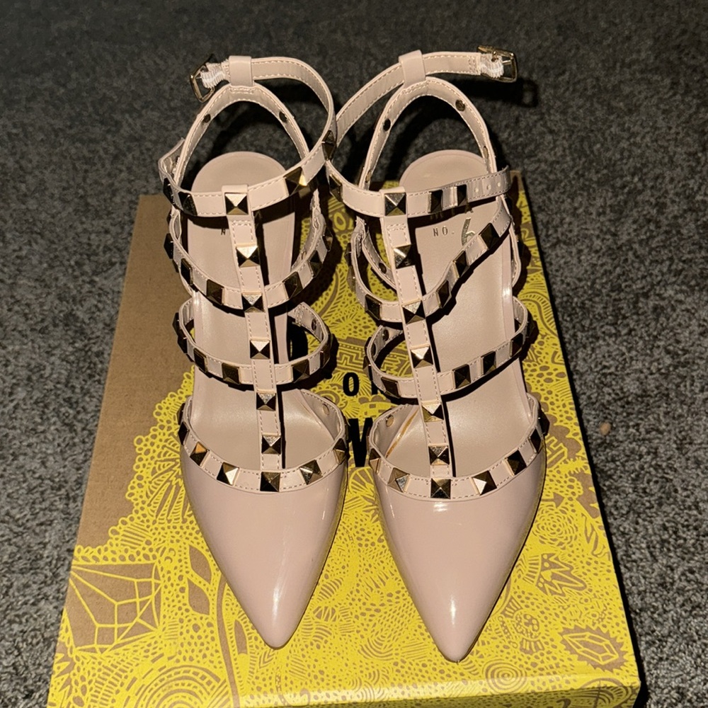 Mix no. 6 studded heels